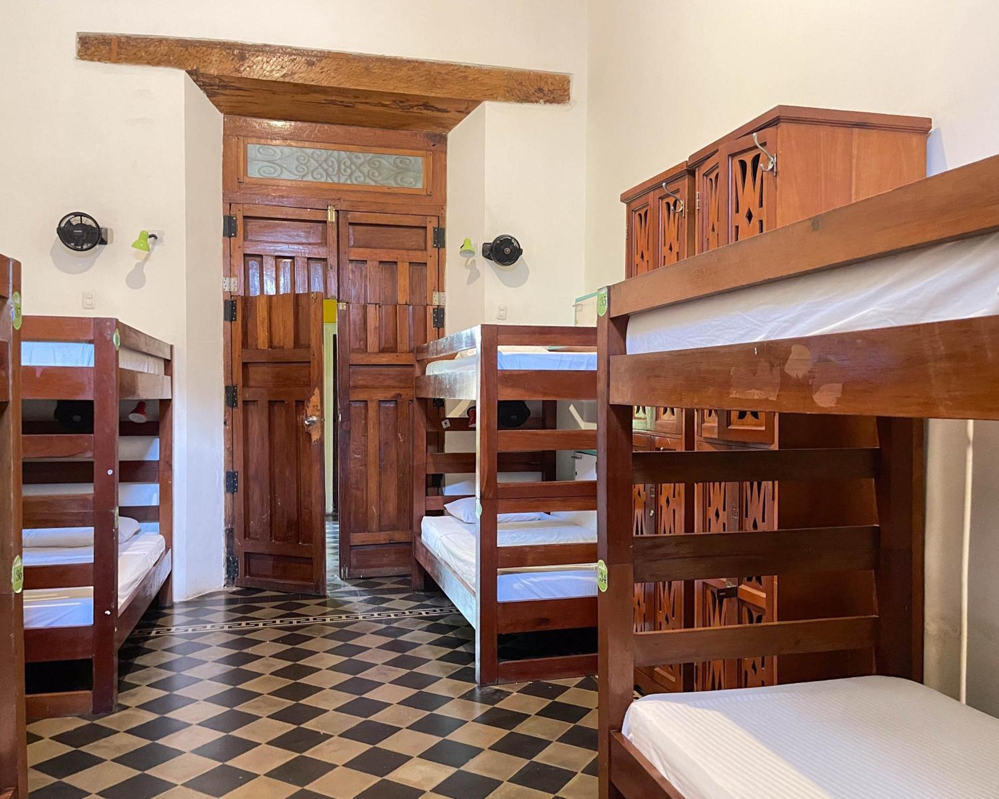 Oasis Hostel Granada Εξωτερικό φωτογραφία