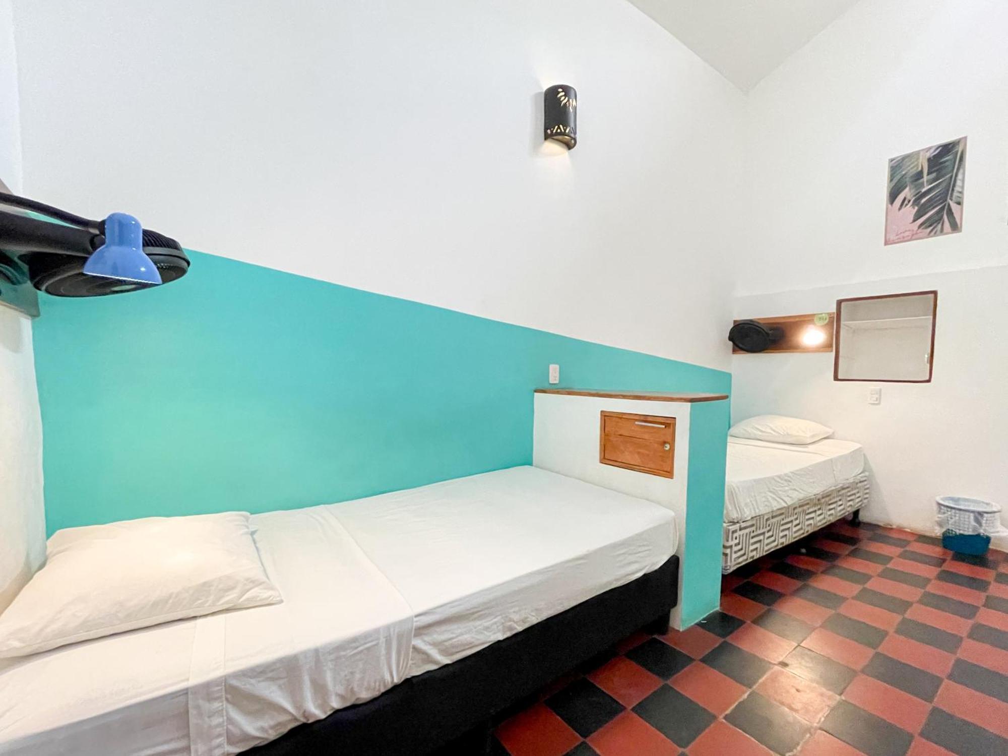 Oasis Hostel Granada Εξωτερικό φωτογραφία