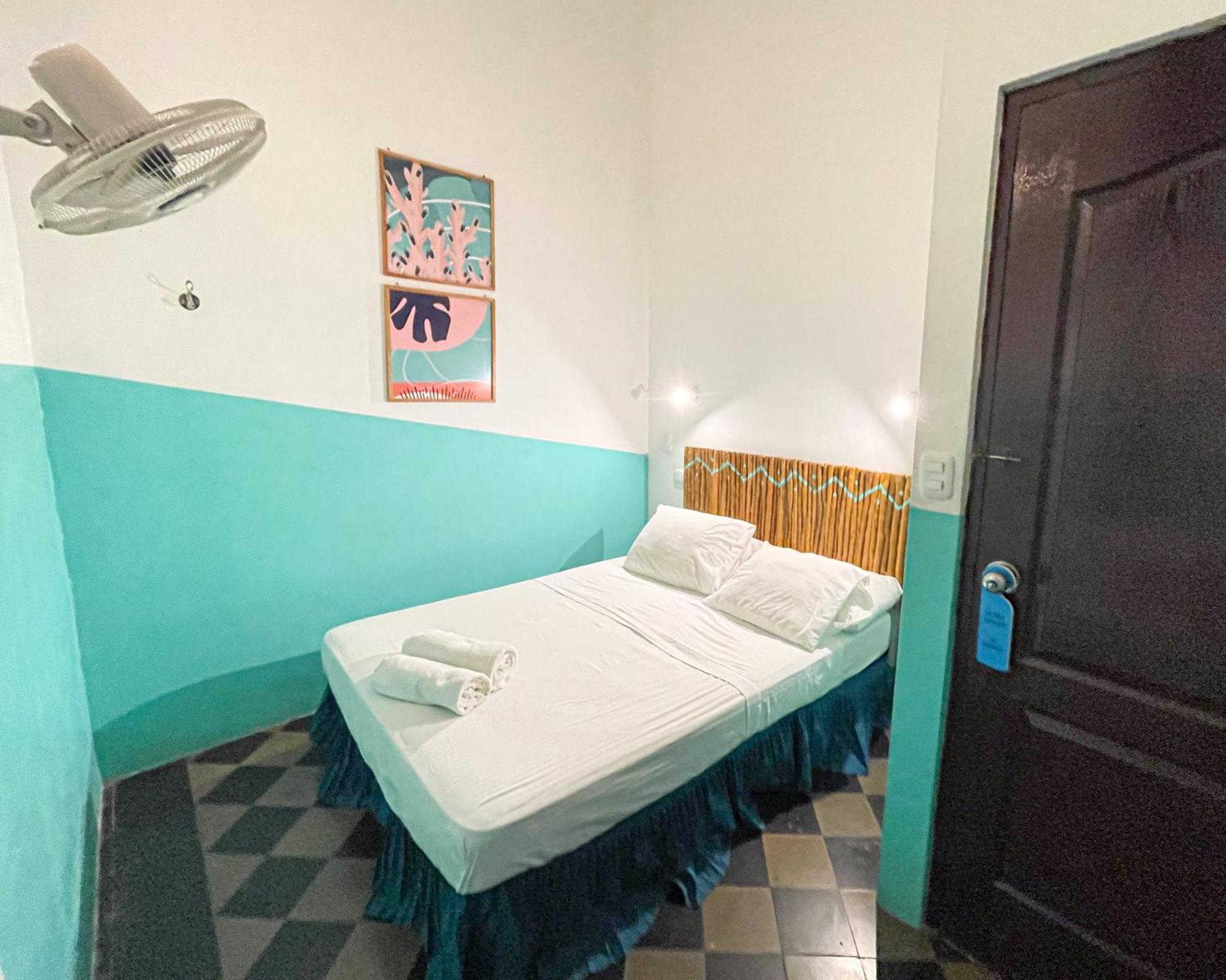 Oasis Hostel Granada Εξωτερικό φωτογραφία